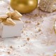 Caminho de mesa em organza com decoração dourada copo de neve