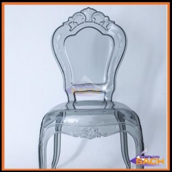 ﻿Bella cadeira transparente