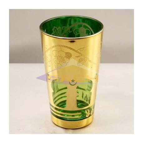 Chávenas de chá cor dourado