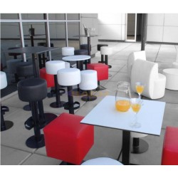 Banquinho baixo lounge quadrado