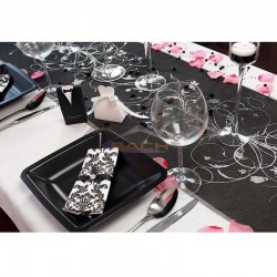 Caminho de mesa em organza  preto decorada prateada