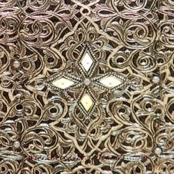 Mesa árabe hexagonal de madera