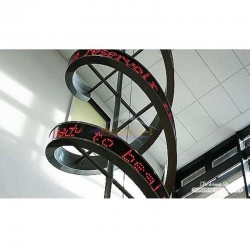 Pantalla lineal con led flexible 